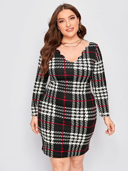 Scallop Edge Double V-neck Plaid Dress