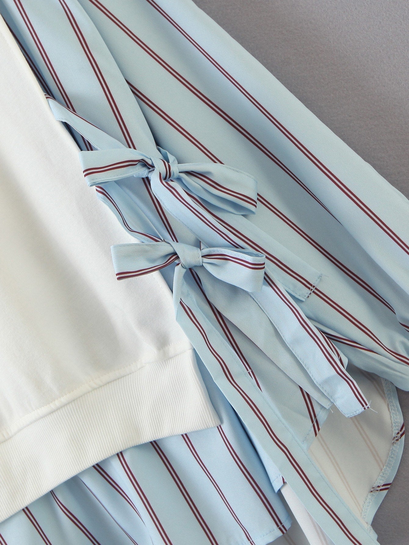 Contrast Striped Panel Knot Side Dip Hem Sweatshirt