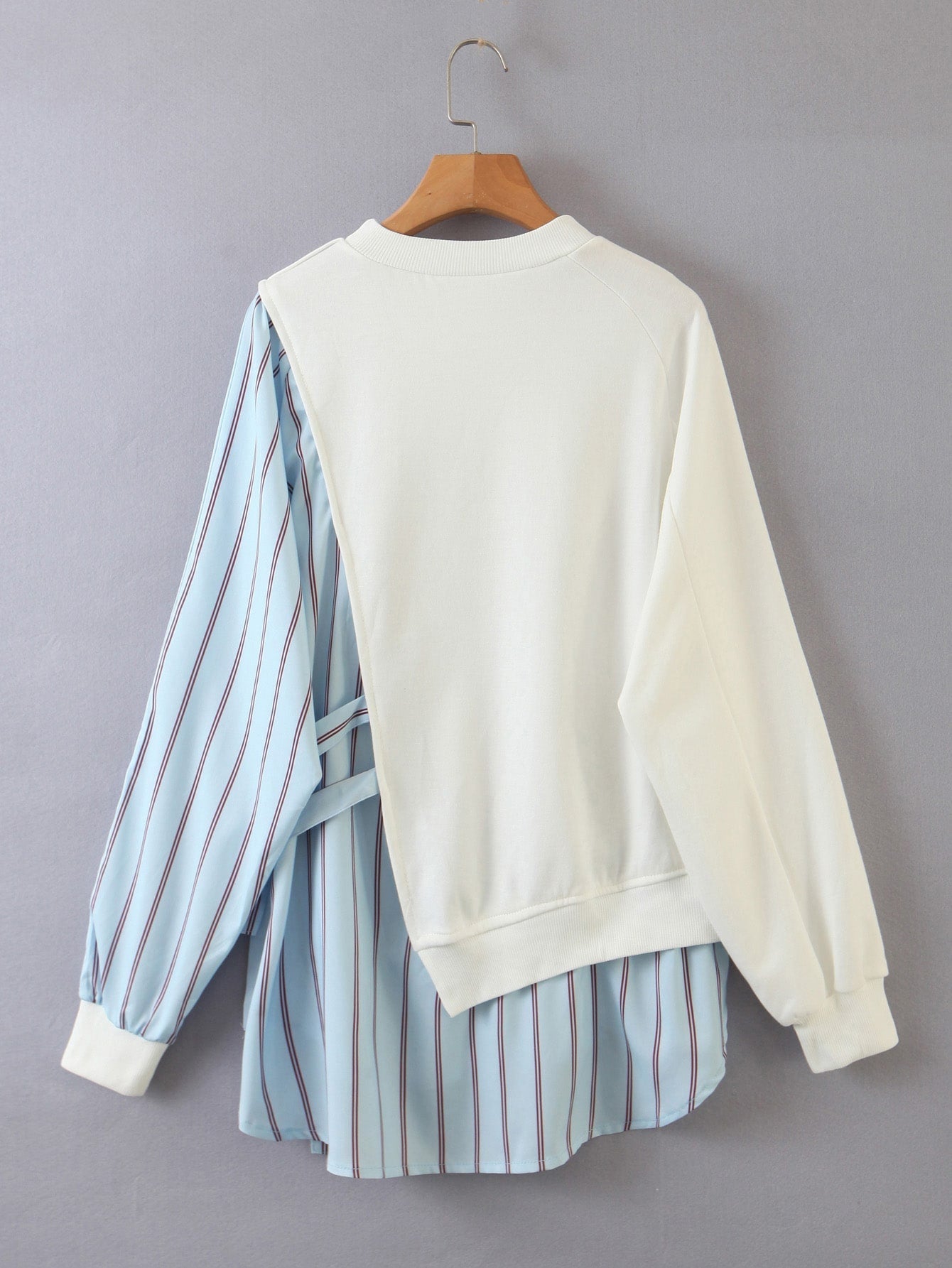 Contrast Striped Panel Knot Side Dip Hem Sweatshirt