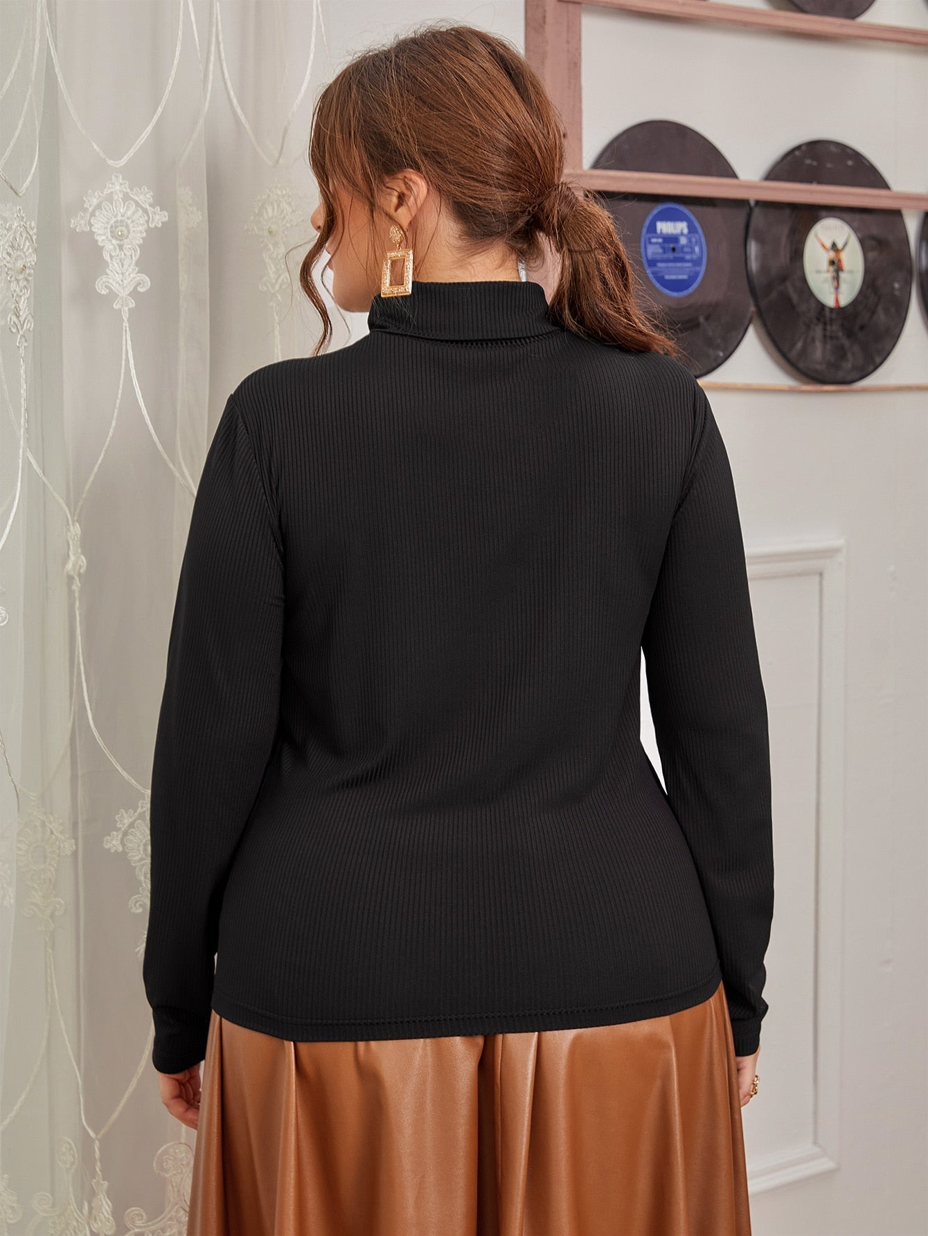 Rolled Neck Rib-knit Tee