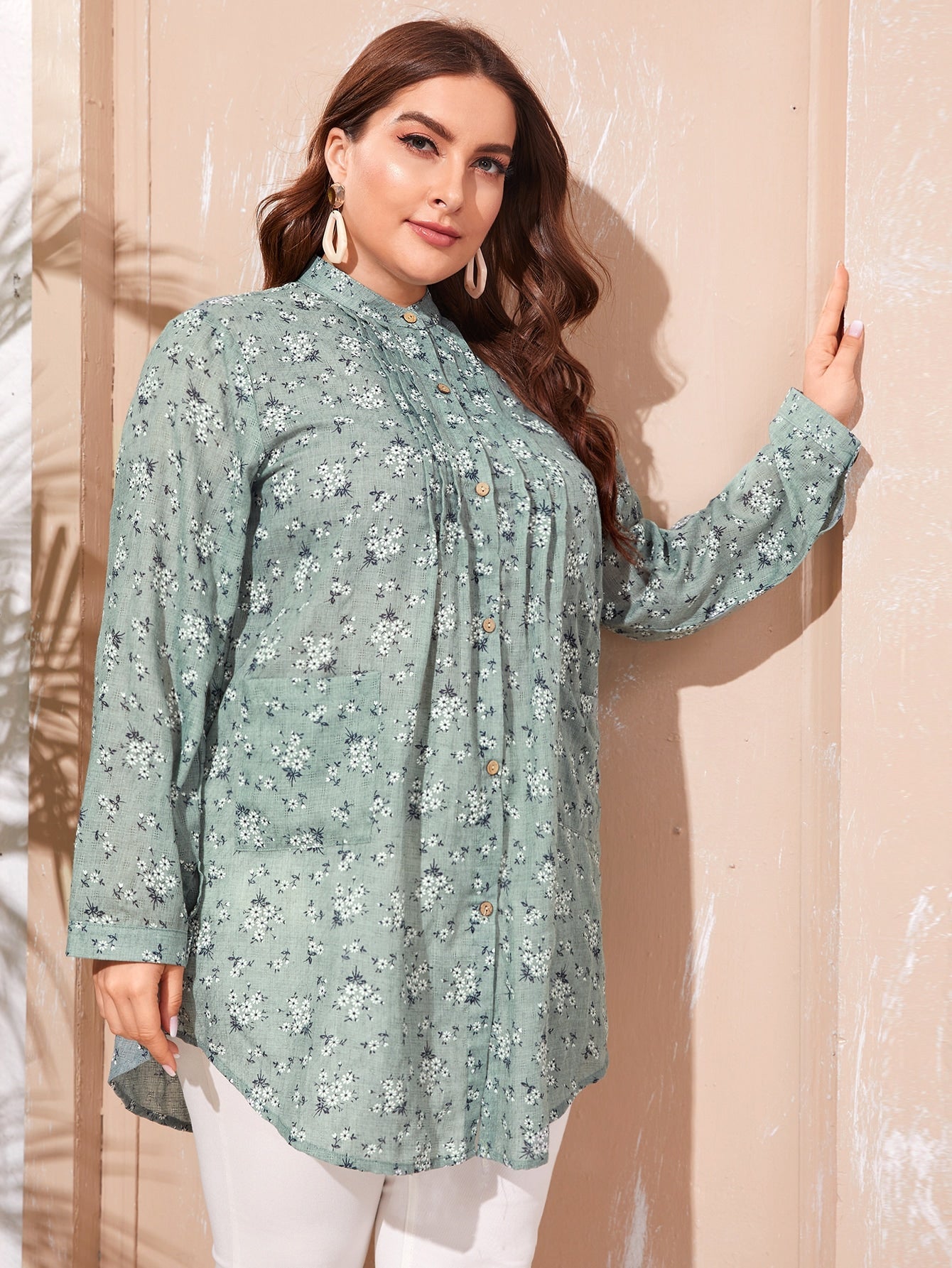 Ditsy Floral Curved Hem Tunic Blouse