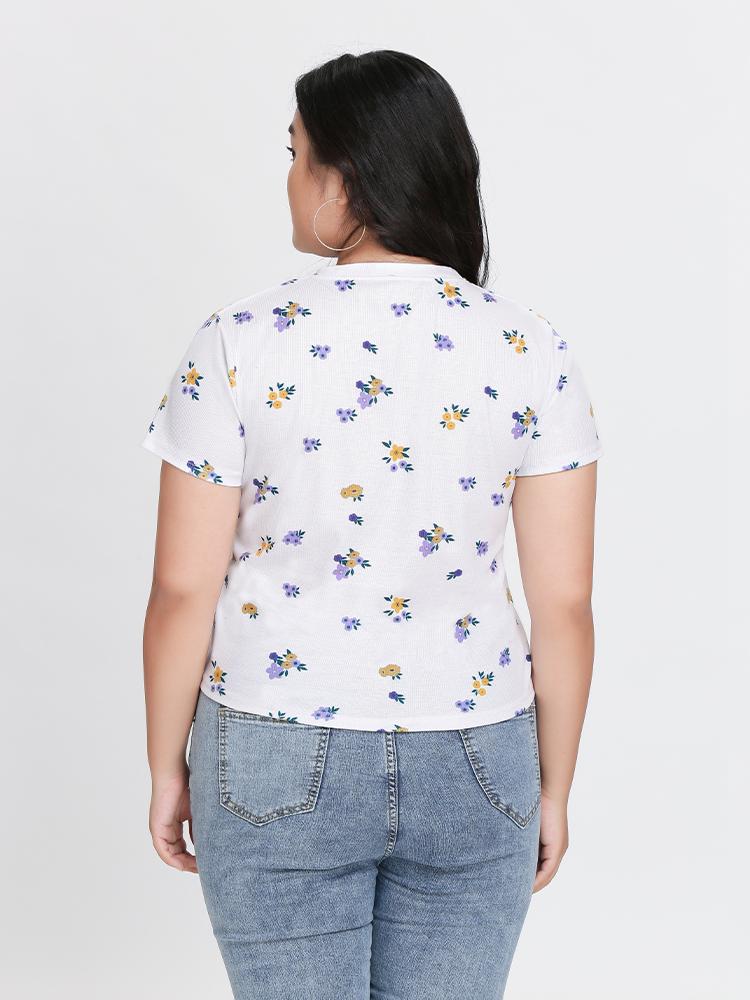 Butterfly Round Neck T-Shirt