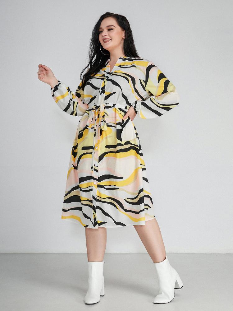 Abstract Print Knotted Waist Dress
