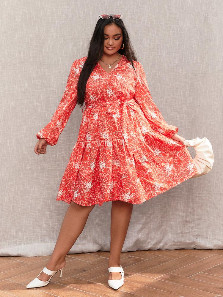 Ditsy Floral Ruffle Hem V Neck Dress