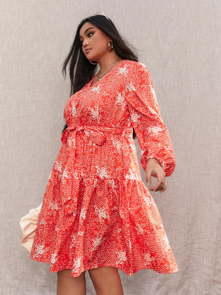 Ditsy Floral Ruffle Hem V Neck Dress